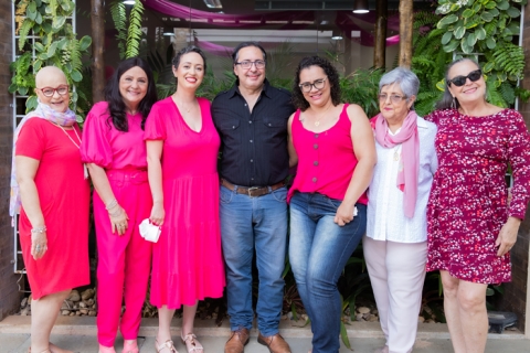 Campanha Outubro ms da sade da mulher valoriza mulheres em tratamento quimioterpico